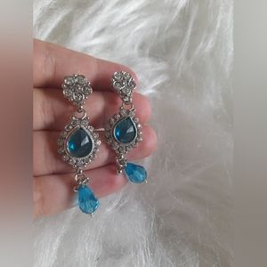 Woman fashion earings